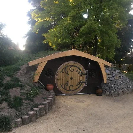 Campsite Domaine De Carnin Beloeil